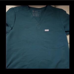 FIGS Scrub Top size extra small